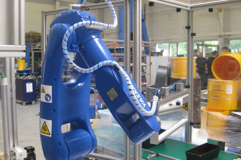 Comprehensive automation of the metal mould labelling process including palletising